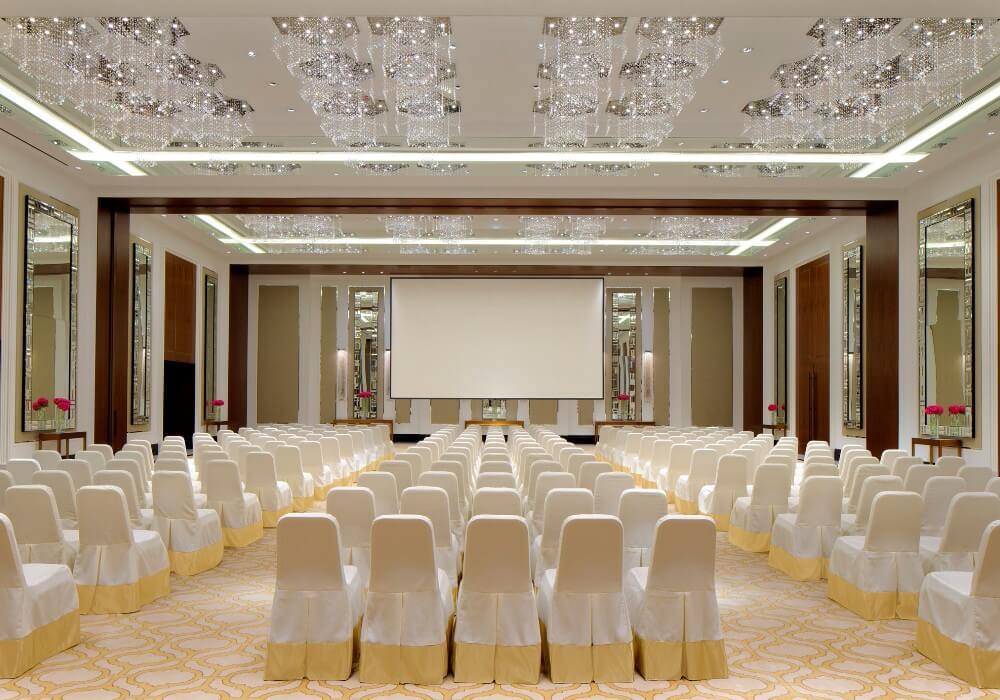 Taj Dubai Gallery Hotel 13