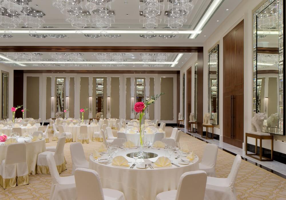 Taj Dubai Gallery Hotel 4